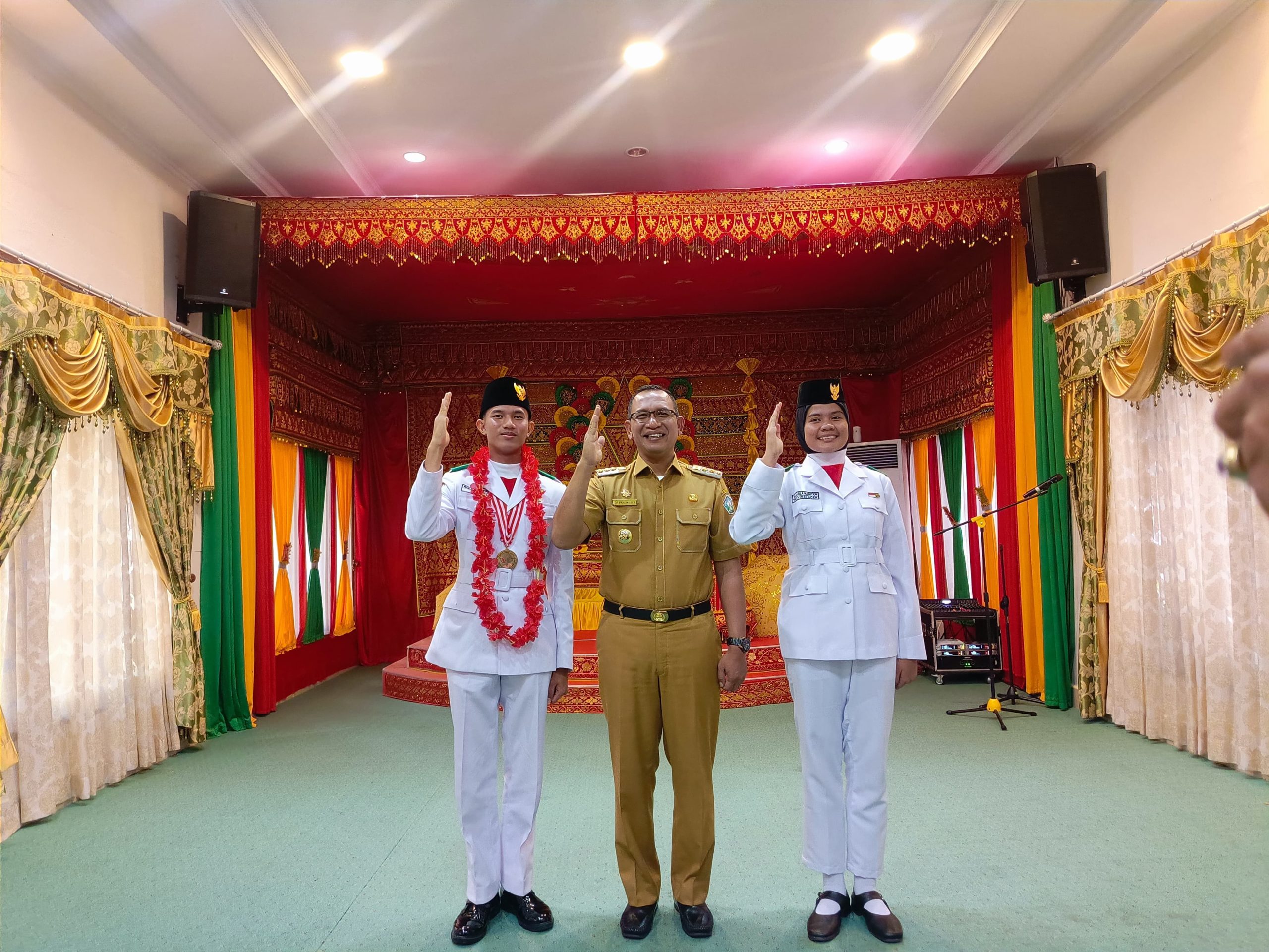 Pj Bupati Aceh Selatan Silaturahmi Bersama Anggota Paskibraka Tingkat Nasional Tahun 2024 Yang Mewakili Aceh Selatan