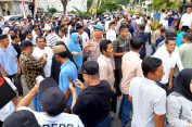 Ribuan Pendukung, Simpatisan dan Relawan IDAMAN Memadati Halaman (KIP) Aceh Selatan