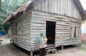 Menjelang HUT RI ke 79 Tahun 2024, Warga Ujung Mangki Bakongan Aceh Selatan Masih Tinggal Di Rumah Yang Tidak Layak Huni