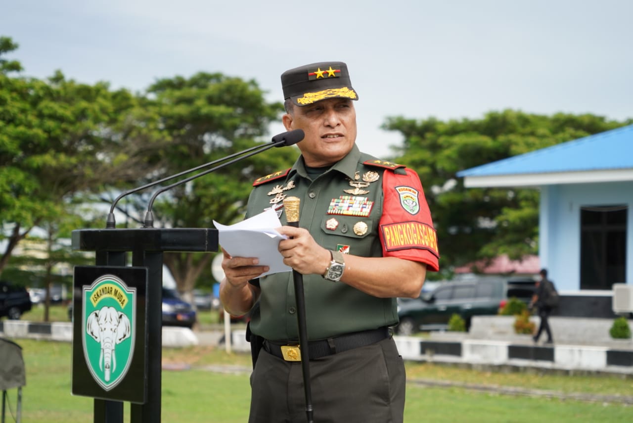 Pangdam Iskandar Muda Pimpin Apel Gelar Pasukan di Lanud SIM dalam rangka Pengamanan Kunjungan Presiden RI ke Prov. Aceh