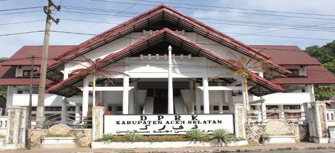 Pj Gubernur Aceh didesak Sahkan usulan Pimpinan DPRK Aceh Selatan
