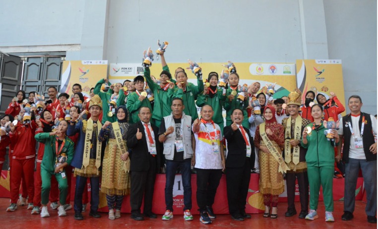 Team Sepak Takraw Jawa Timur dan Sulsel Sabet Emas Nomor Regu Putri dan Putra