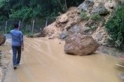 Breaking News !!! Longsor Kembali Terjadi Di Lintasan Gunung Lhok Rukam Tapaktuan