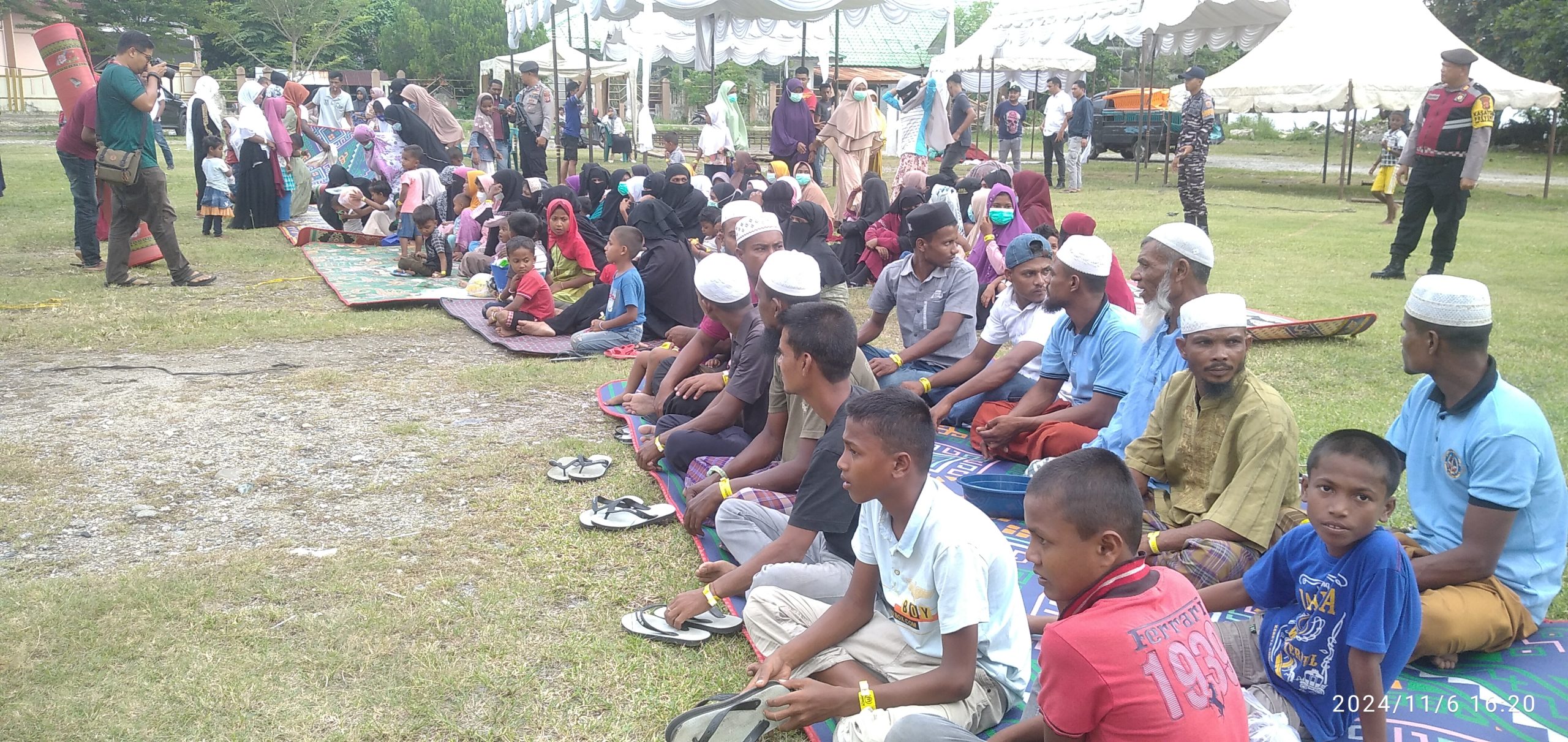 Nasib Ronghinya, “Setelah Terombang-ambing di Laut Lepas Begitu Pula Di Daratan Dengan Status Yang Tidak Jelas”