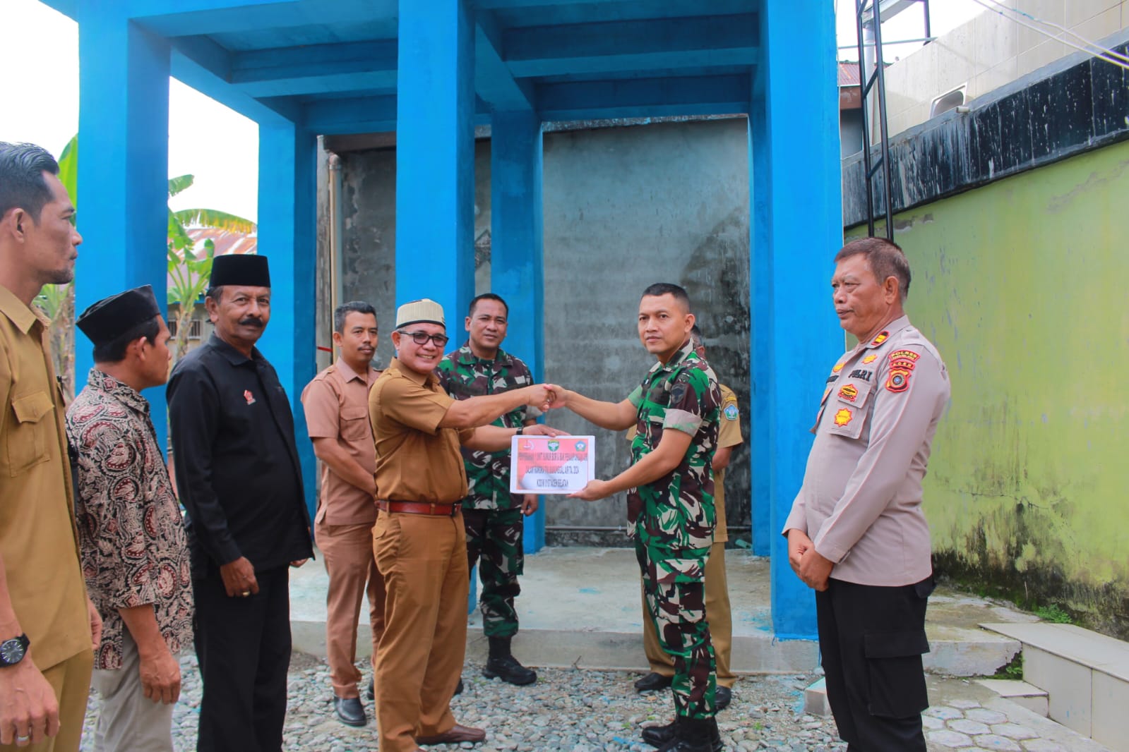 Harapan Baru Warga Tampang, Kodim 0107 Aceh Selatan Serahkan Fasilitas Air Bersih