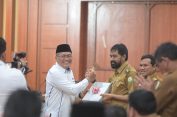 Gubernur Terima Hasil Pemeriksaan Laporan Keuangan Pemerintah Aceh Tahun 2024 dari BPKP