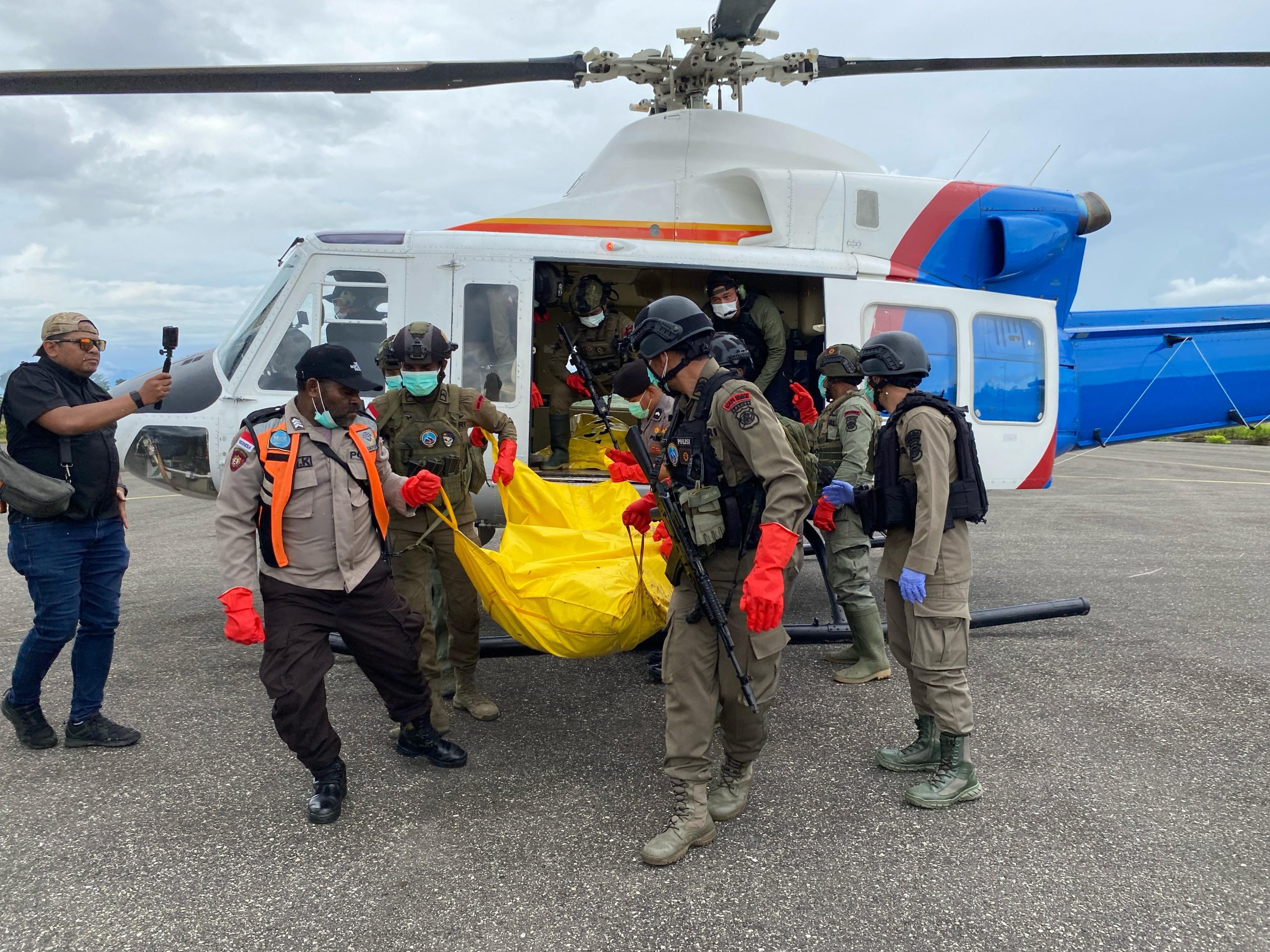 Dua Jenazah Korban KKB Berhasil Dievakuasi ke RSUD Dekai, Ops Damai Cartenz Tegaskan Proses Identifikasi dan Pengejaran Terus Berjalan