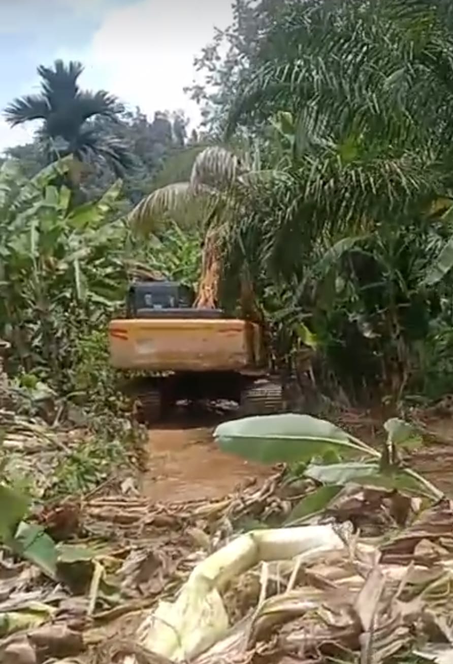 Bantu Masyarakat, KSU Tiga Manggis dan PT PSU Kembali Normalisasi Sungai Agar Bisa Mengalir ke Sawah