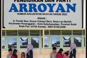 Jum’at Berkah : Ratna Dewi Idris Manik Sosok Seorang Ibu Sedang Memberikan Santunan Kepada Anak-anak Yatim Yang Tinggal Di Panti Aroyan