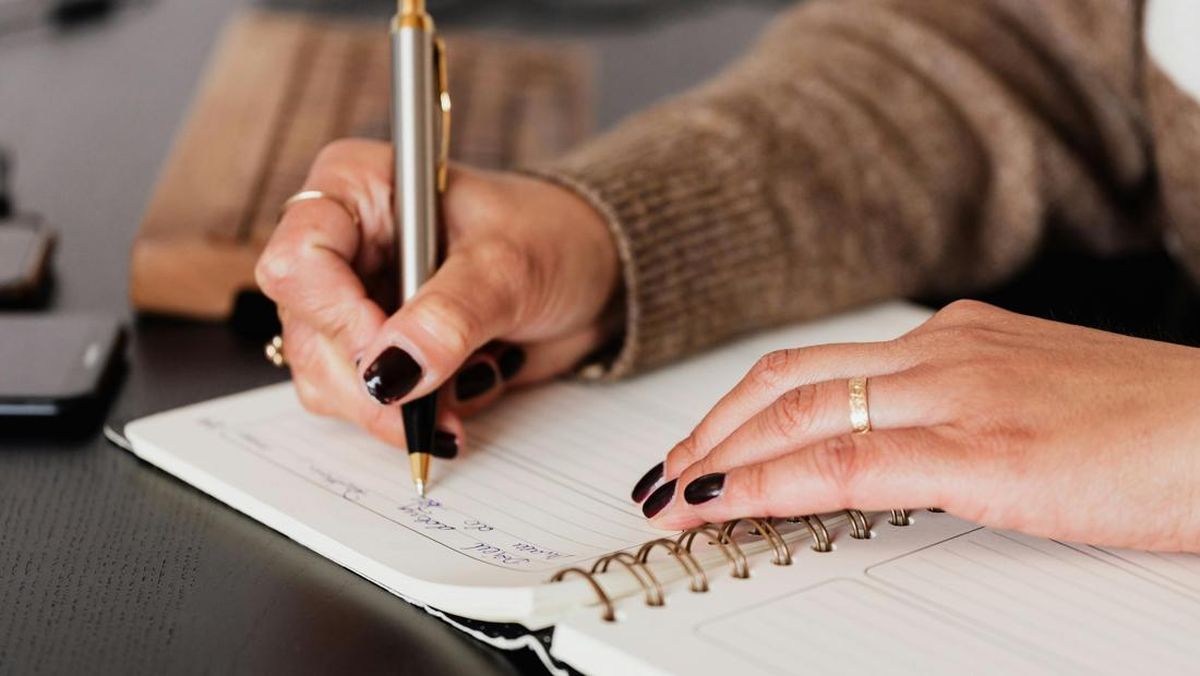 Menulis dari Dalam: Gaya Bahasa yang Membawa Suara Hati