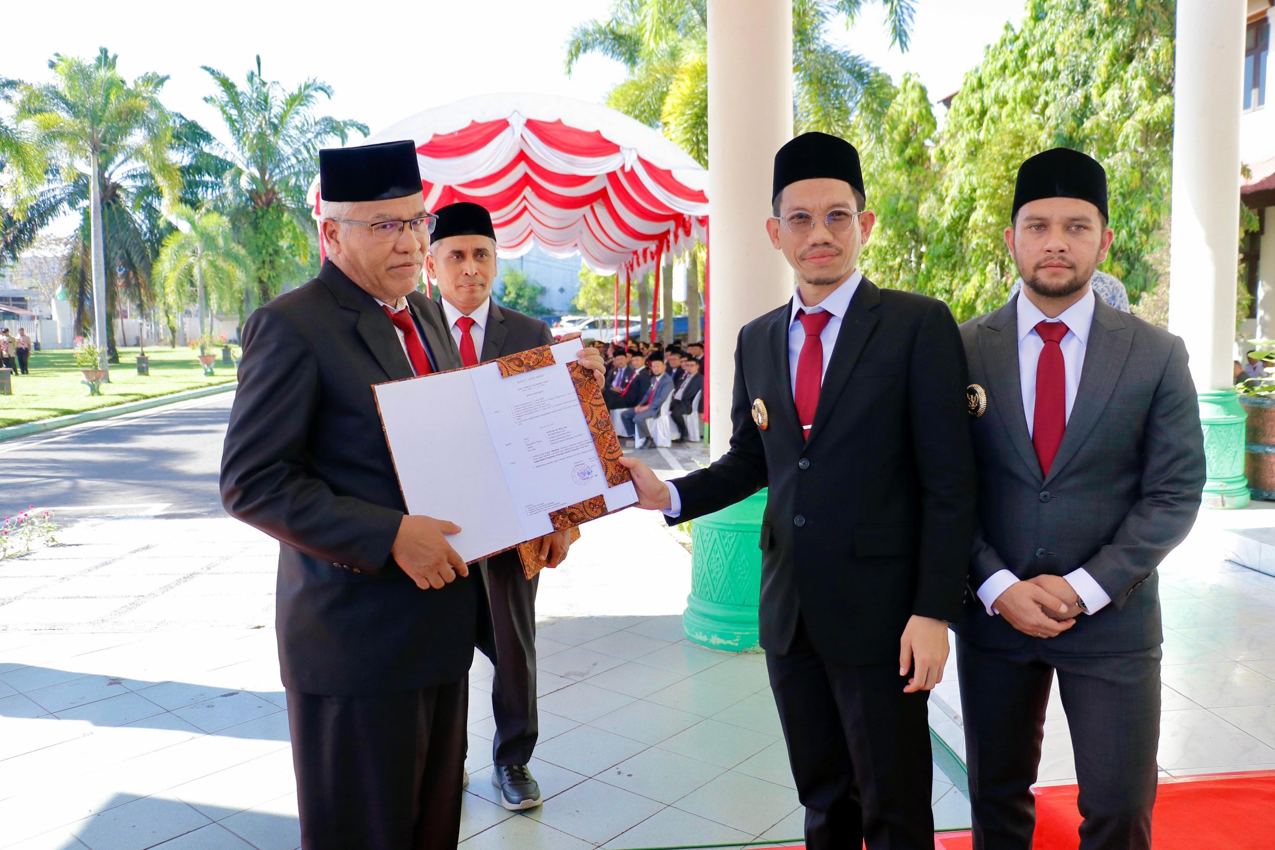 Tarmizi Lantik Dua Pejabat Baru Pemkab Aceh Barat