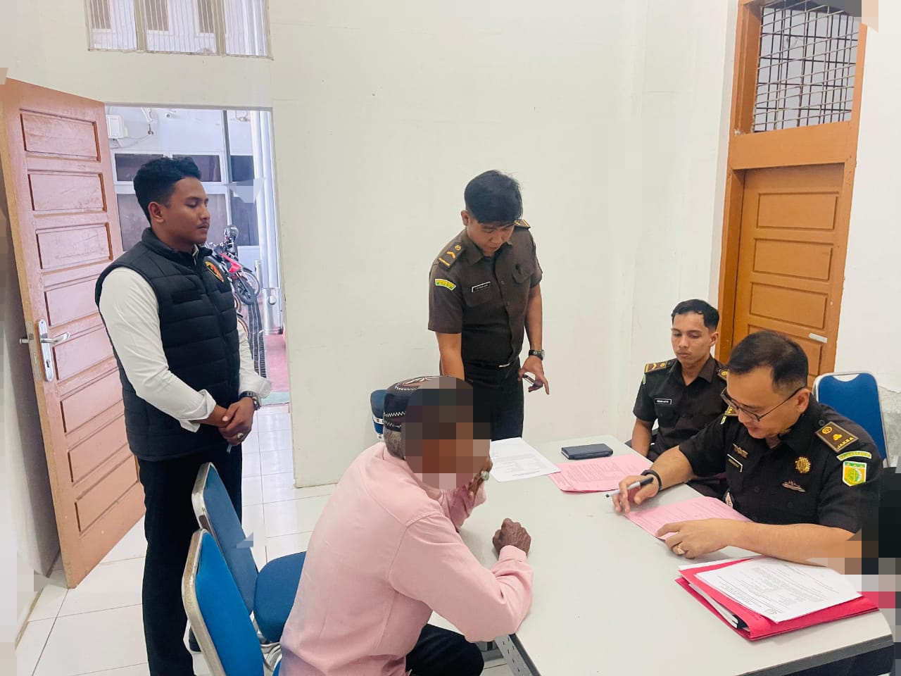 Tahap II Perkara Penganiayaan, Satreskrim Polres Aceh Selatan Limpahkan Tersangka ke Kejaksaan