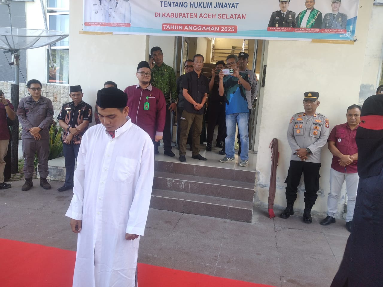 Wakil Bupati Aceh Selatan H. Baital Mukadis, SE. Hadiri Eksekusi Cambuk