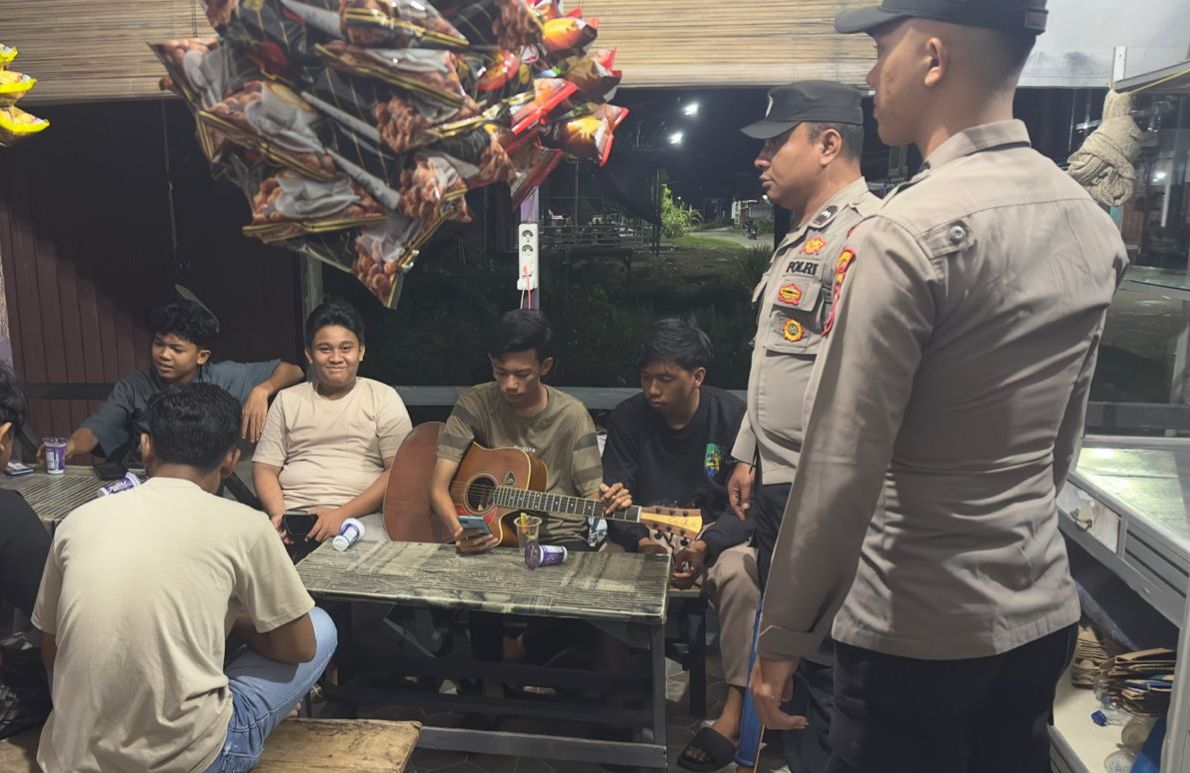 Patroli Malam Polsek Kluet Utara Sasar Titik Rawan, Imbau Warga Jaga Kamtibmas