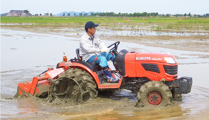 Teknologi Smart Farming Traktor Kubota: Kombinasi Mesin Andal dan Digitalisasi