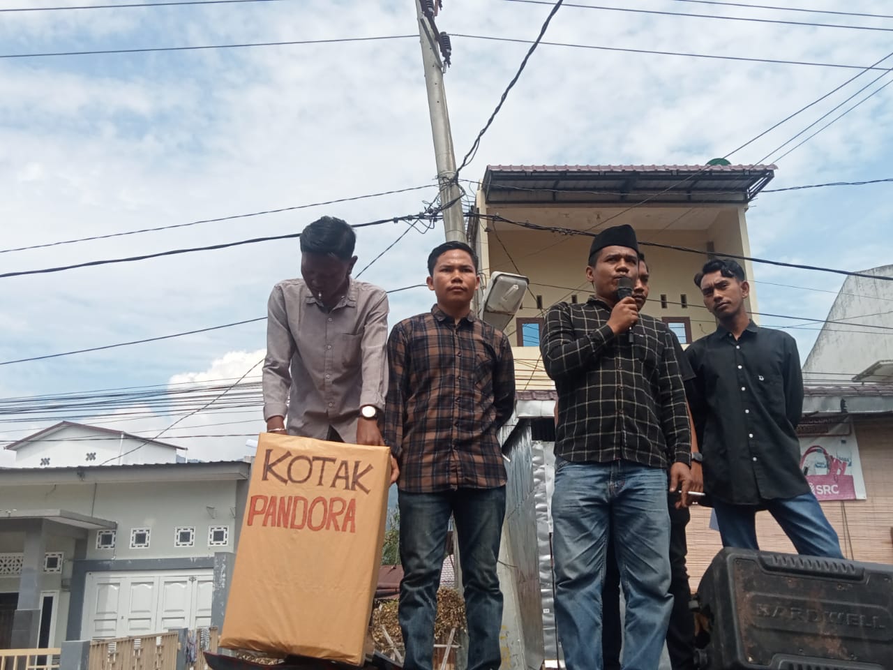 Aliansi 10 Pemuda Demo Kejari Aceh Tenggara