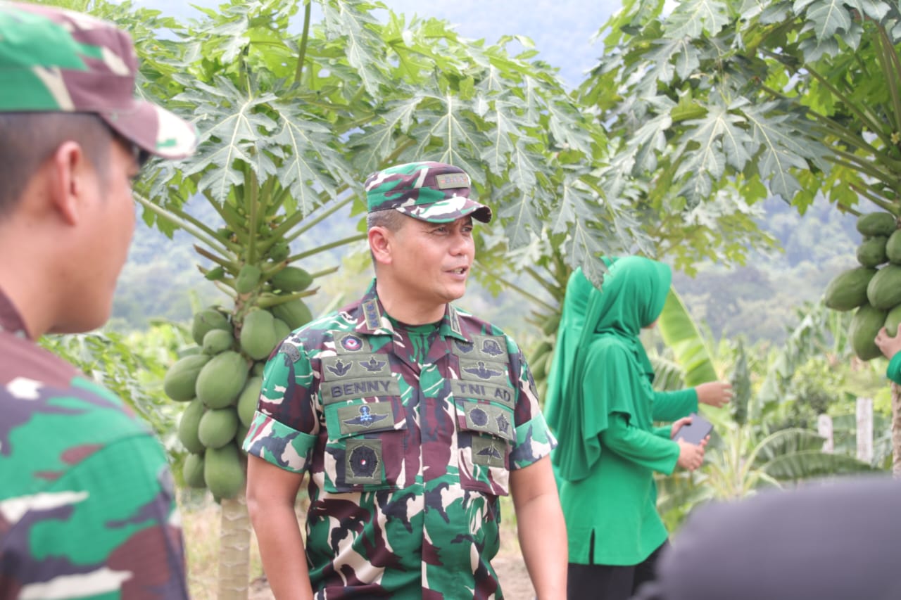 Kunjungi Kluet Tengah, Danrem 012 Puji Program Pertanian di lahan Kompi Produksi Kodim 0107/Asel