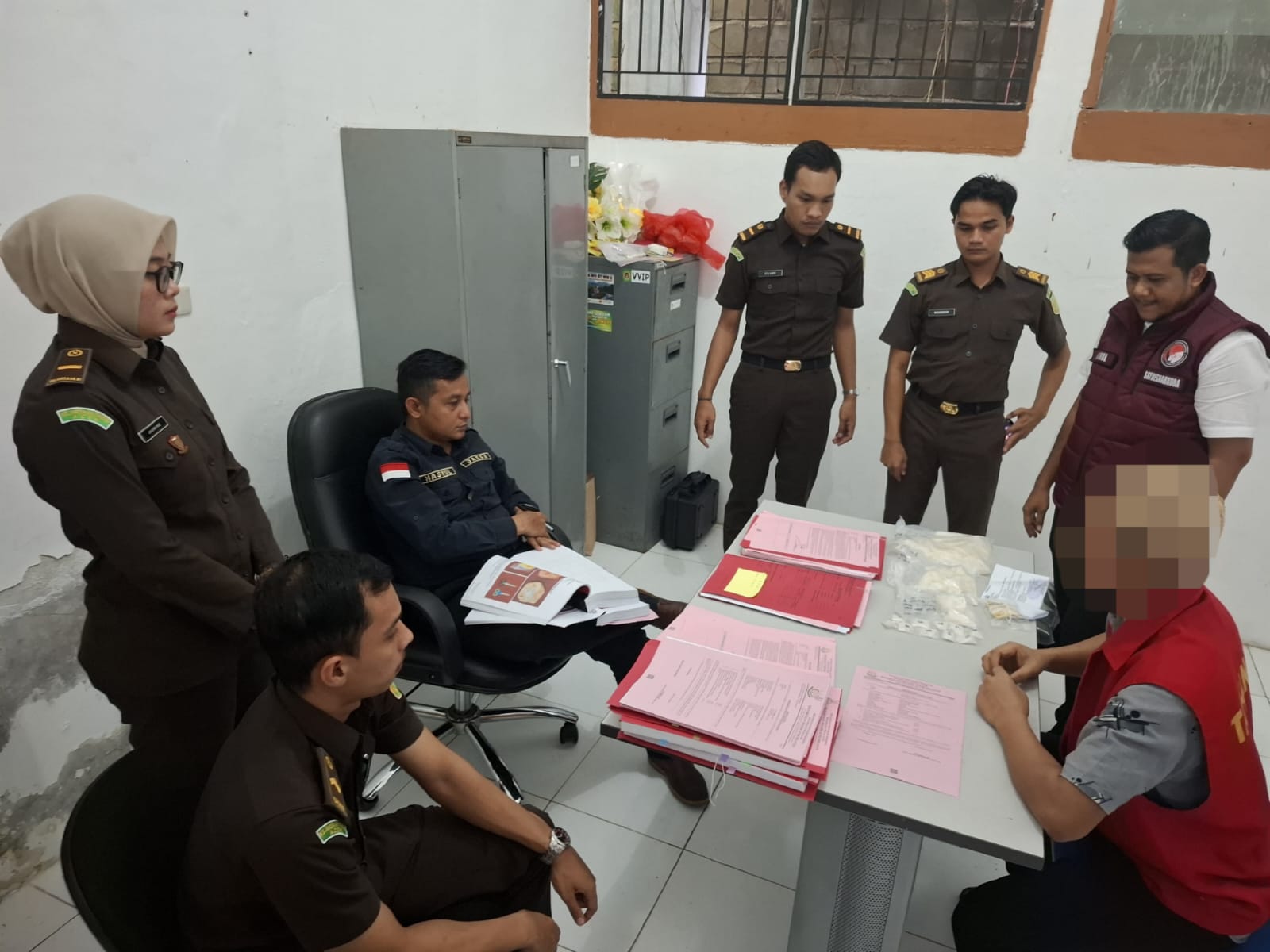 Satresnarkoba Polres Aceh Selatan Serahkan 7 Tersangka Kasus Sabu ke Kejaksaan
