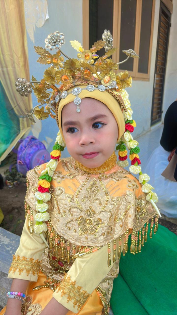 Langkah Kecil, Mimpi Besar: Asyheeqa Maryam Syachira dan Dunia Modeling