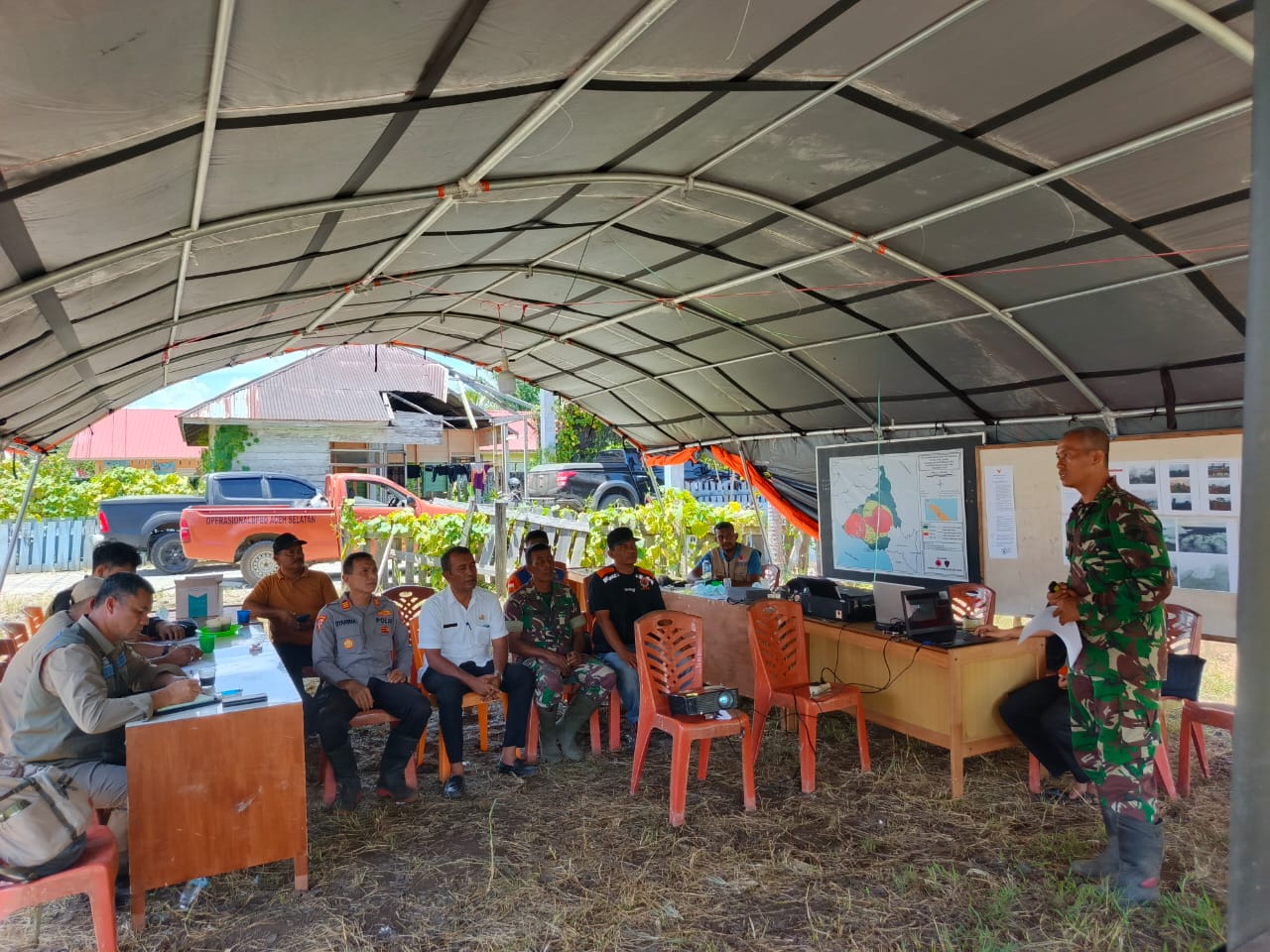 ‎Ps Pasiops Kodim 0107/Asel Dampingi Tim Deputi 3 BNPB, Paparkan Upaya Penanggulangan Karhutla Bakongan