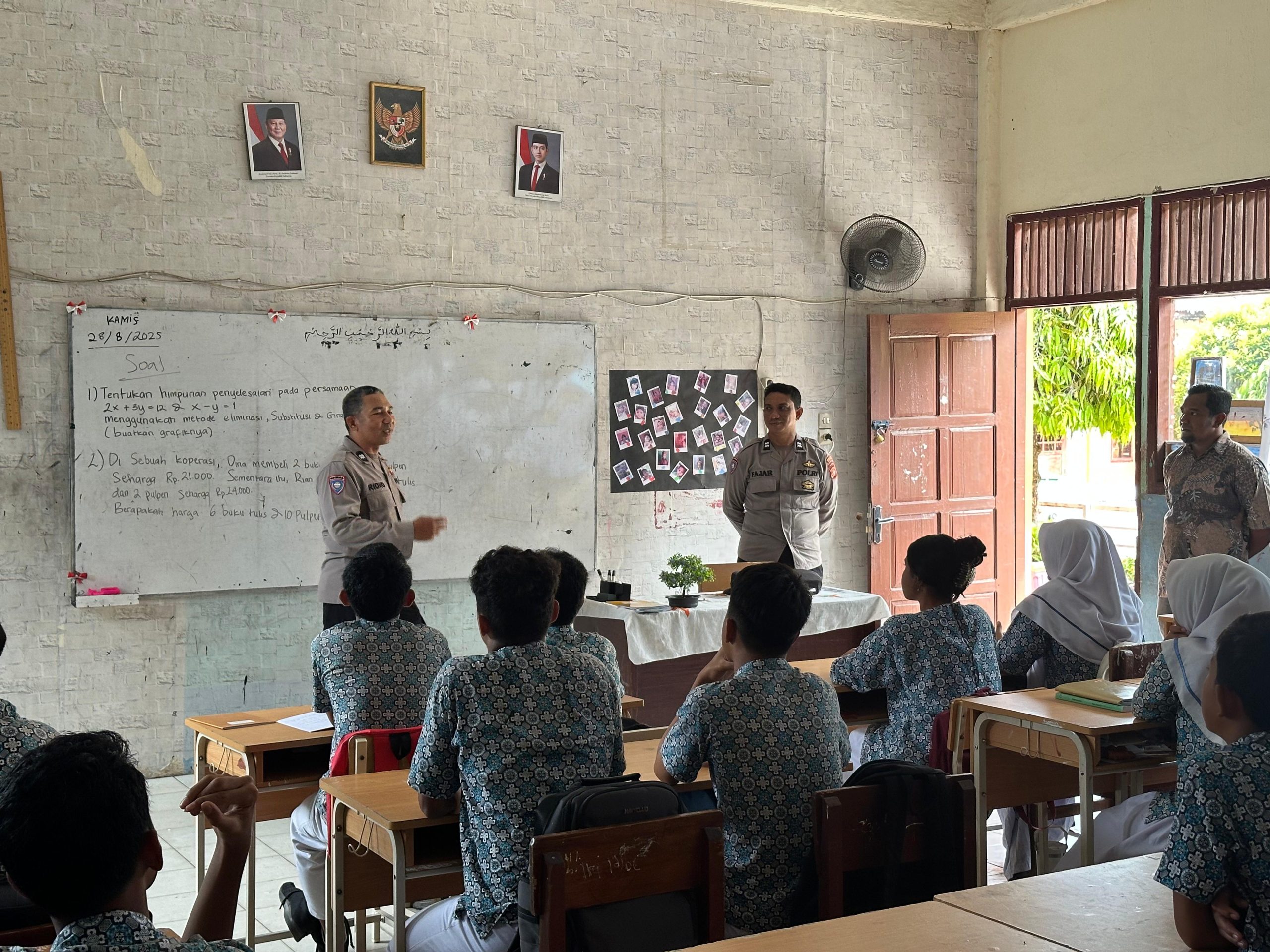 Sat Binmas Polres Aceh Selatan Laksanakan Program Saweu Sikula ke SMP Tapaktuan