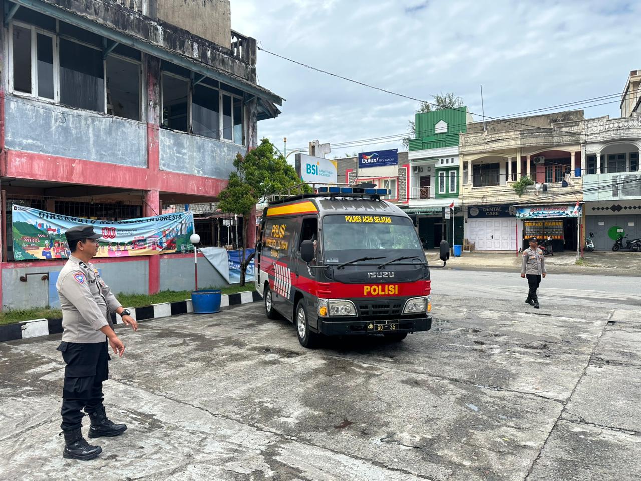 Sat Binmas Polres Aceh Selatan Edukasi Masyarakat Tapaktuan dengan Mobil Binluh