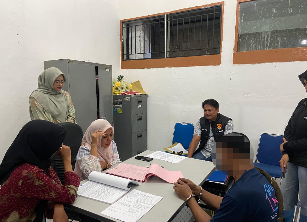 Berkas Lengkap, Sat Reskrim Polres Aceh Selatan Serahkan Tersangka Pemerkosaan Anak Kandung