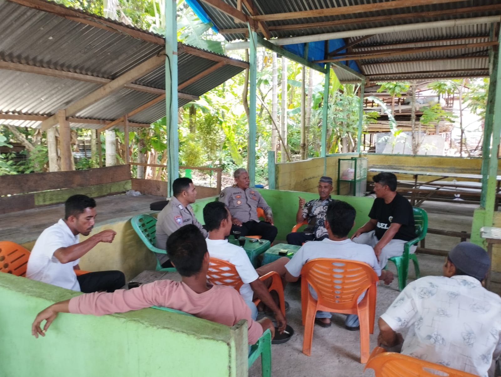 Polsek Samadua Dekatkan Diri dengan Warga Lewat Saweu Warung Kopi