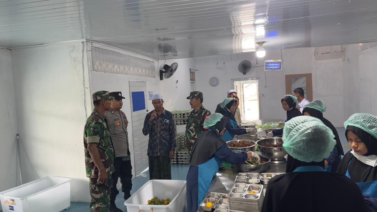 Babinsa Koramil 06/Kluet Utara Hadiri Launching Dapur Makan Bergizi Gratis di Pasi Asahan