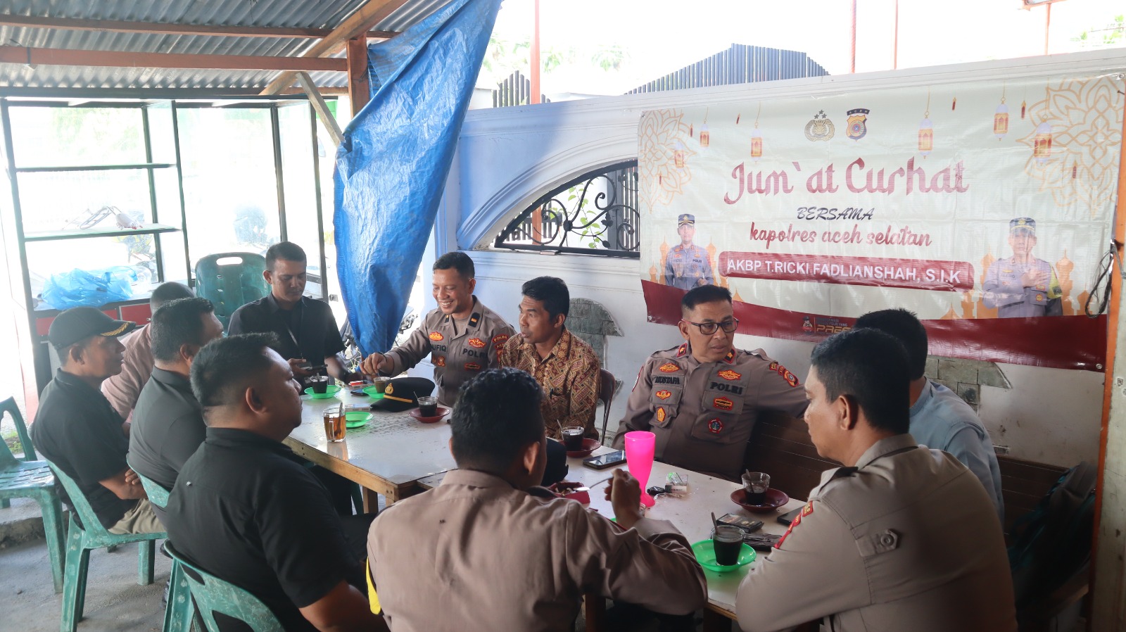 Jumat Curhat , Polres Aceh Selatan Jalin Silaturahmi dan Berikan Himbauan Kamtibmas ke Masyarakat
