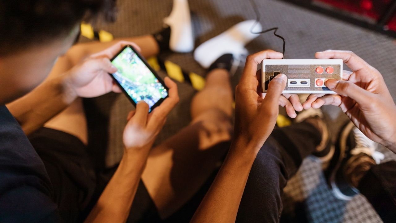 7 Manfaat Positif Bermain Game Online yang Jarang Diketahui