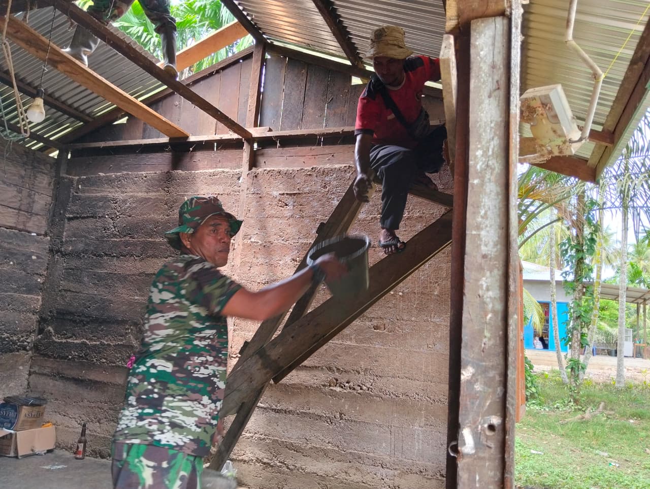 ‎Kodim 0107/Aceh Selatan Kambali Hadirkan RTLH Bagi Masyarakat Kurang Mampu, Kali Ini di Desa Pucuk Limbang Kluet Timur