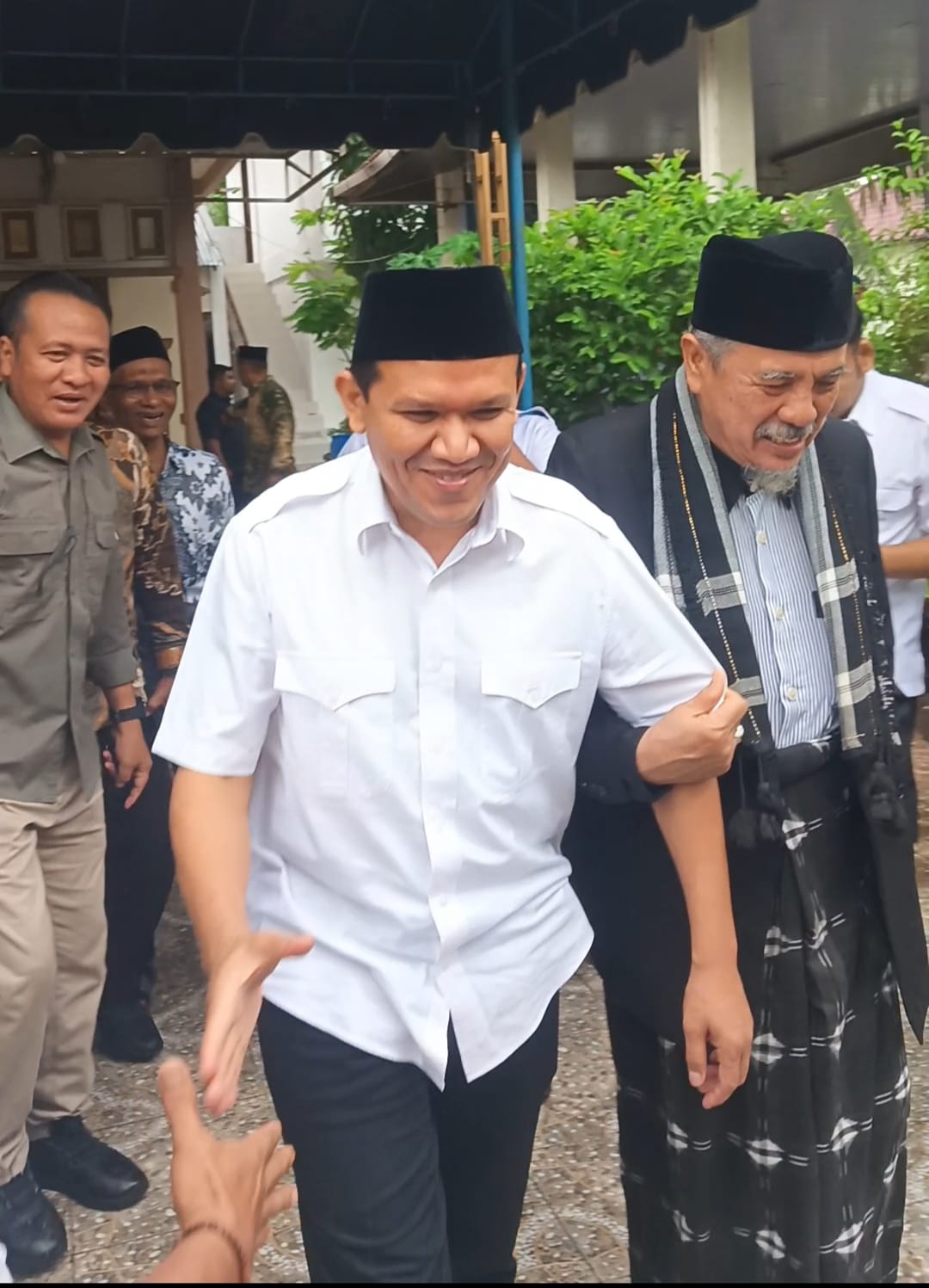 Wagub Fadhlullah Hadiri Maulid Nabi di Balee Jeumala, Bahas Isu Sosial Bersama Ulama