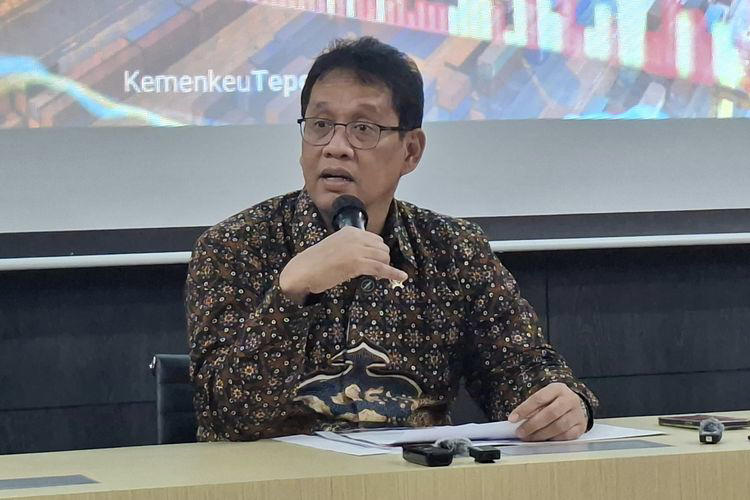 Debat Impor Pakaian Bekas Memanas, Purbaya Dorong Daur Ulang, Maman Tekankan Produk Lokal