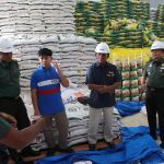 ‎Dandim 0107/Aceh Selatan Kunjungi Gudang Bulog Pasi Raja, Pastikan Stok dan Kualitas Beras Aman untuk Masyarakat
