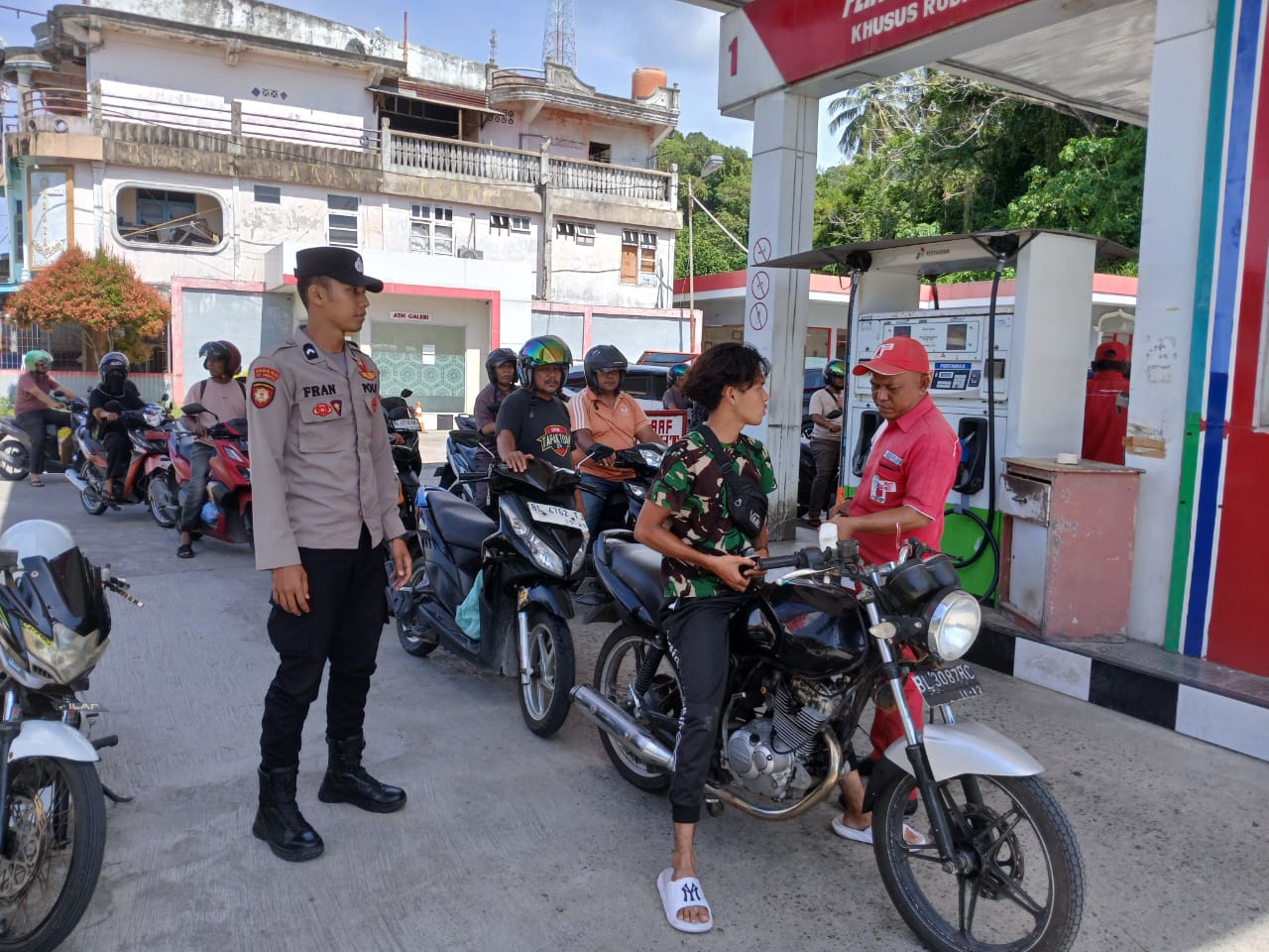 Polsek Jajaran Polres Aceh Selatan Laksanakan Pengecekan dan Pengawasan SPBU Antisipasi Kelangkaan dan Antrian BBM