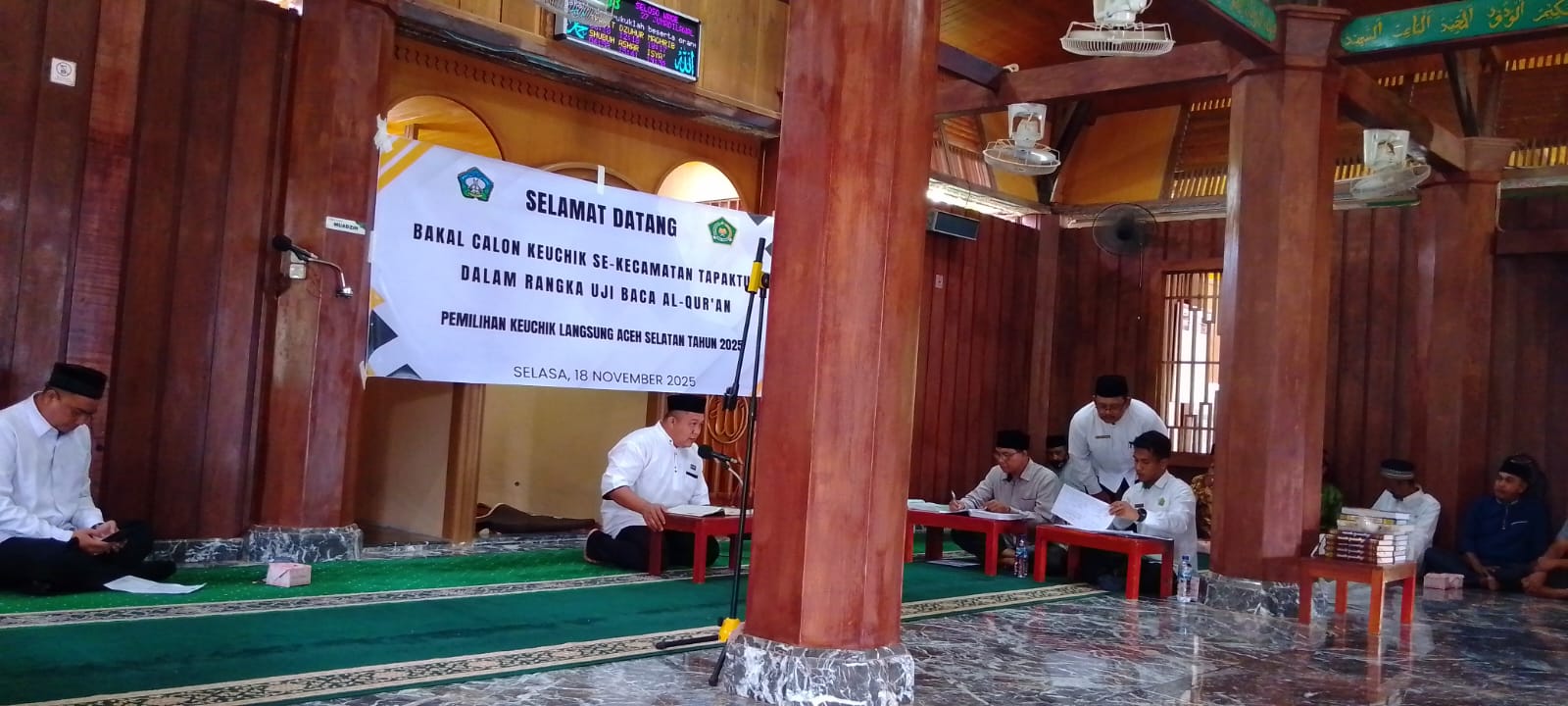 Tahapan Pemilihan Keuchik, Sebanyak 18 Peserta Calon Keuchik Dalam Kecamatan Tapaktuan Ikuti Uji Mampu Baca Al-Quran