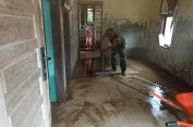 ‎Babinsa Koramil 08/Bakongan Gerak Cepat Bantu Warga Terdampak Banjir di Desa Beutong