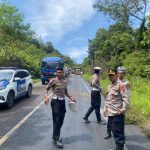 Gerak Cepat Sat Lantas Polres Aceh Selatan melaksanakan Gatur Lalu Lintas di lokasi Tumpahan CPO di Gunung Kapur Trumon
